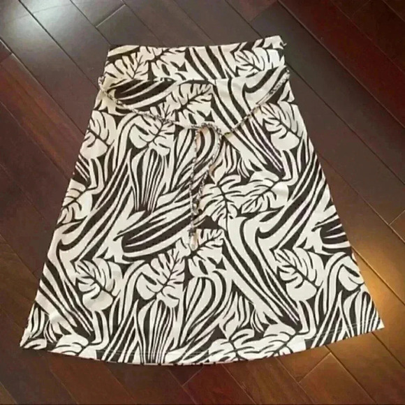 Dynamite A-Line Skirt Cream & Brown Palm Print Flowy Size 2 - Picture 5 of 15